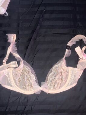 Sheer Lace Underwire Bra in Light Pink